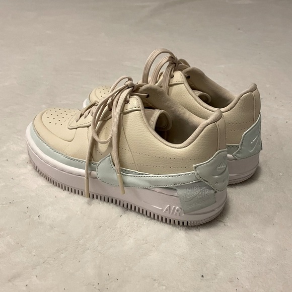 Nike Air Force 1 - Picture 6 of 10